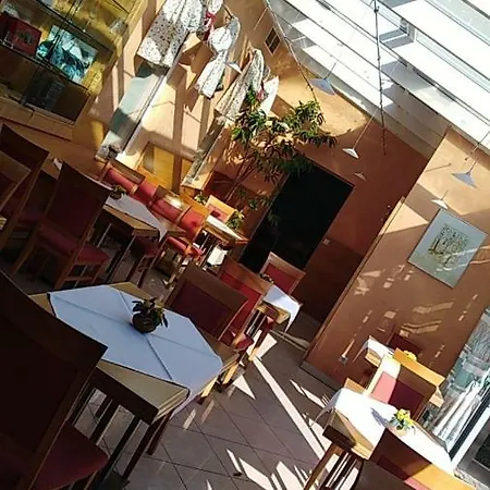 Gasthof Restaurant Cafe Fink Hotel *